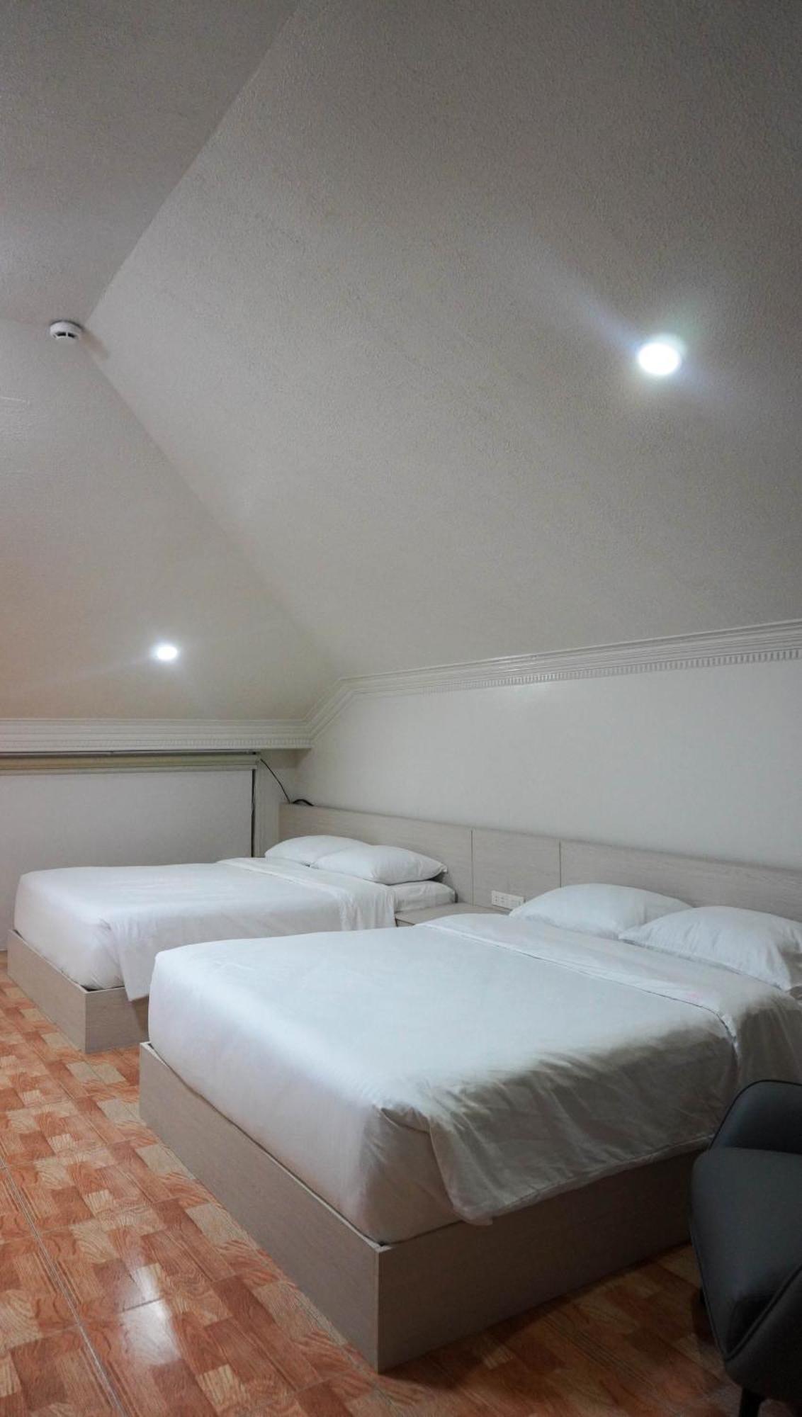 Honey Suite Room Inside Bee Cafe Cebu At Ayala Area Exterior foto